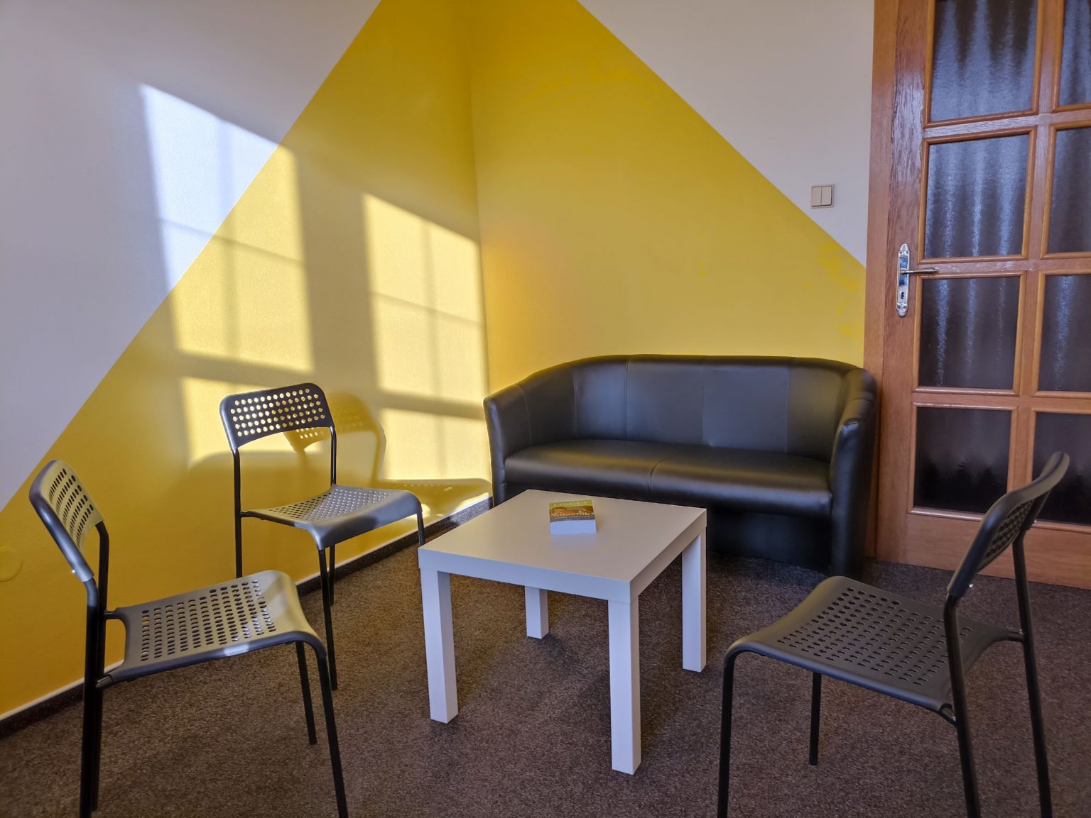https://dev-www.ablado.cz/wp-content/uploads/2021/12/Kancl-mensi-1536x1153.jpg